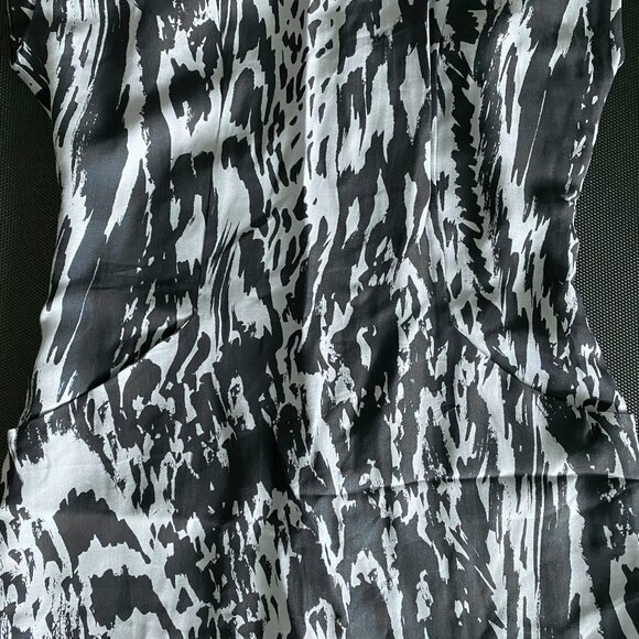 NWT COREY Grey Printed Silk Blend Slim Hi-Lo Dress Size 2 Made in USA MSRP $288 - Picture 9 of 14